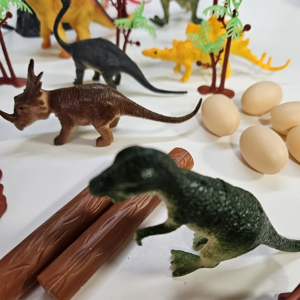Dinosaur Figures Playset Velociraptor Brontosaurus Triceratops Trees Volcano